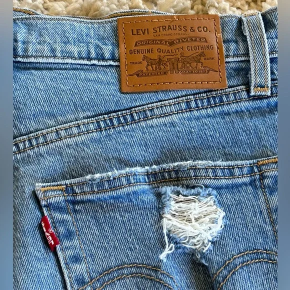 Sz 29 Womens Levis Ribcage Denim Shorts Super High Rise Waisted NWOT Button Fly - Picture 13 of 13
